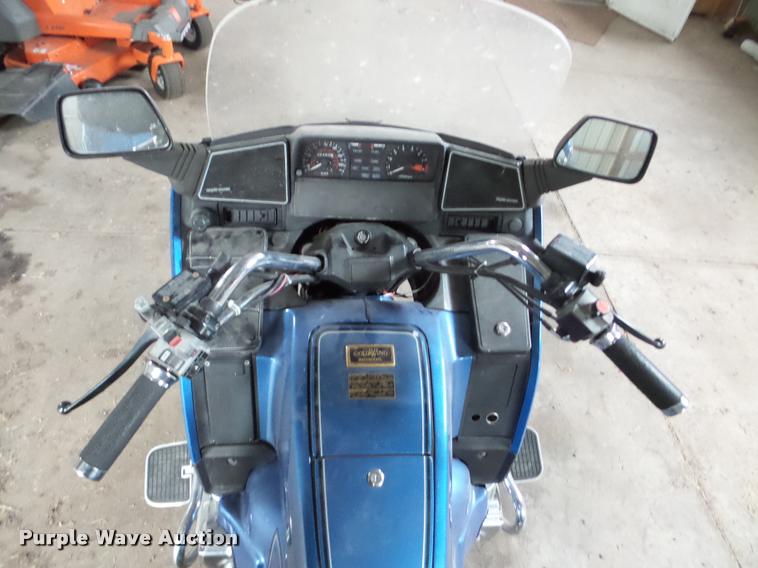 image for item DF9663 1985 Honda Goldwing GL1200 motorcycle