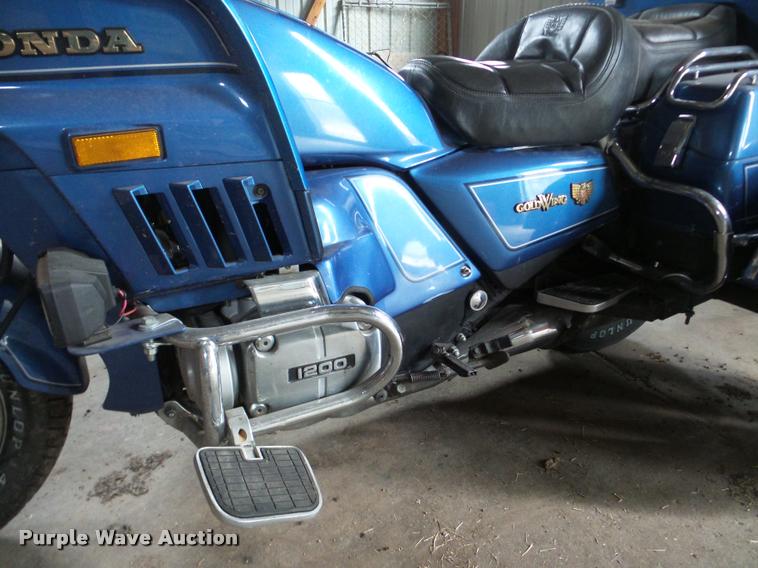 image for item DF9663 1985 Honda Goldwing GL1200 motorcycle