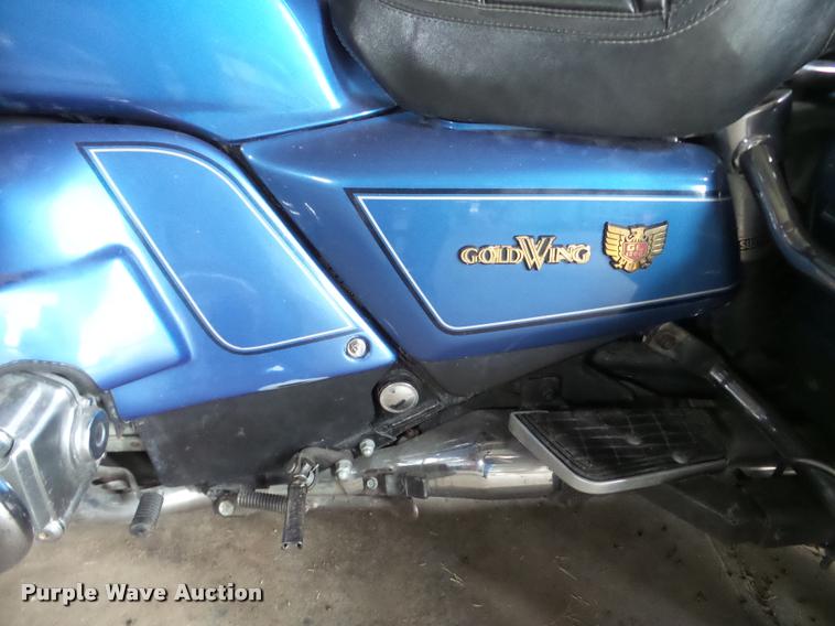 image for item DF9663 1985 Honda Goldwing GL1200 motorcycle