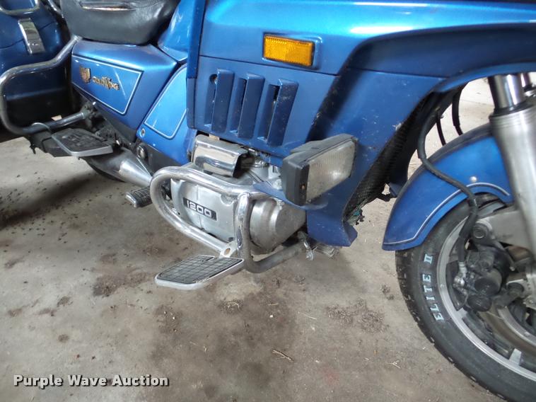 image for item DF9663 1985 Honda Goldwing GL1200 motorcycle