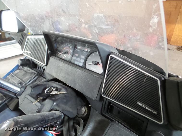 image for item DF9663 1985 Honda Goldwing GL1200 motorcycle