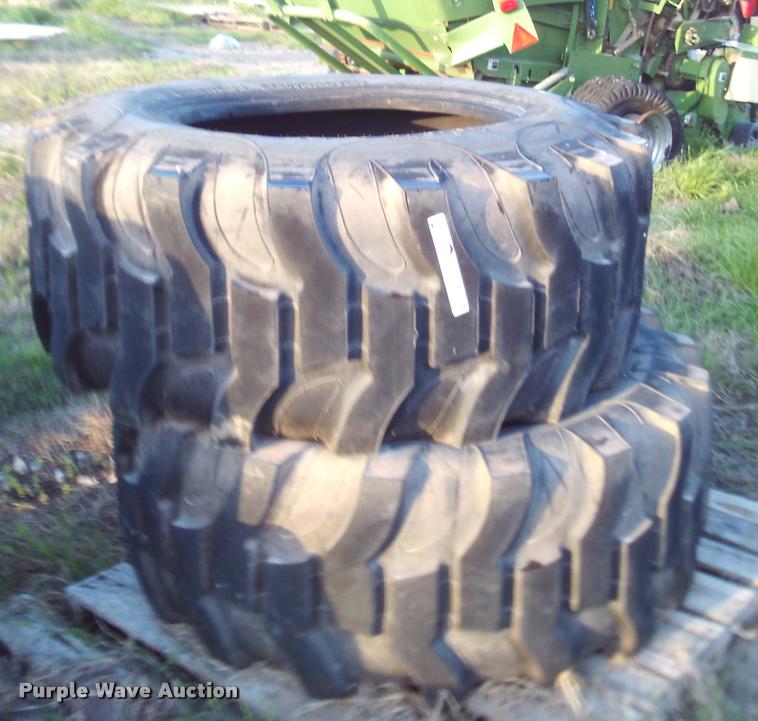 image for item DJ9785 (2) Titan 17.5L-24 R4 tires