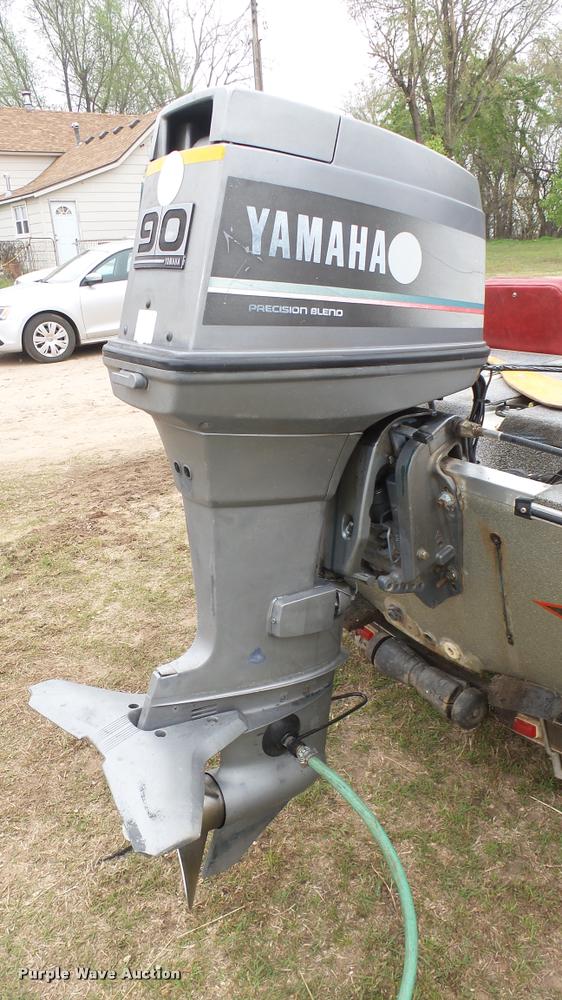 image for item DM9055 1986 Bumble Bee boat