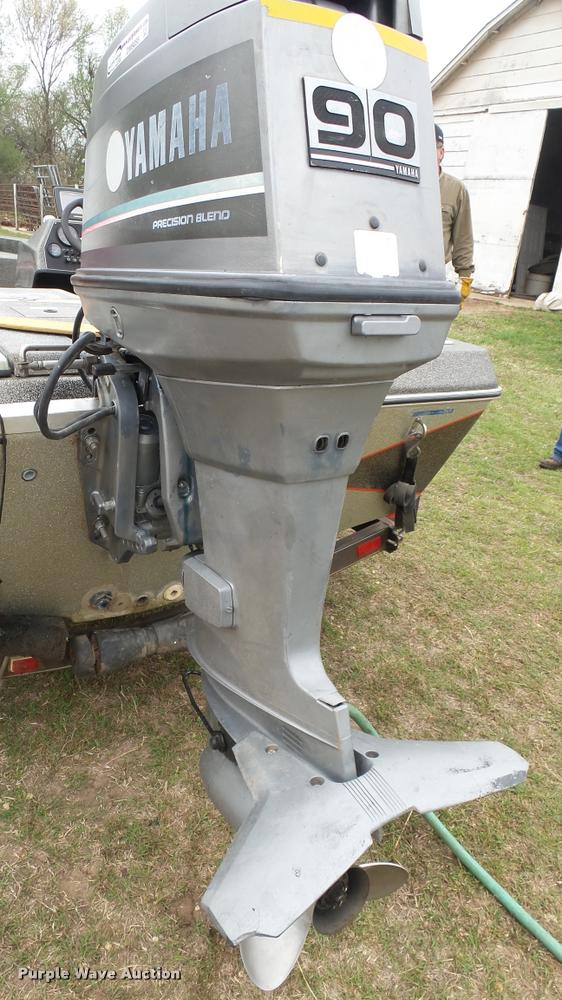 image for item DM9055 1986 Bumble Bee boat