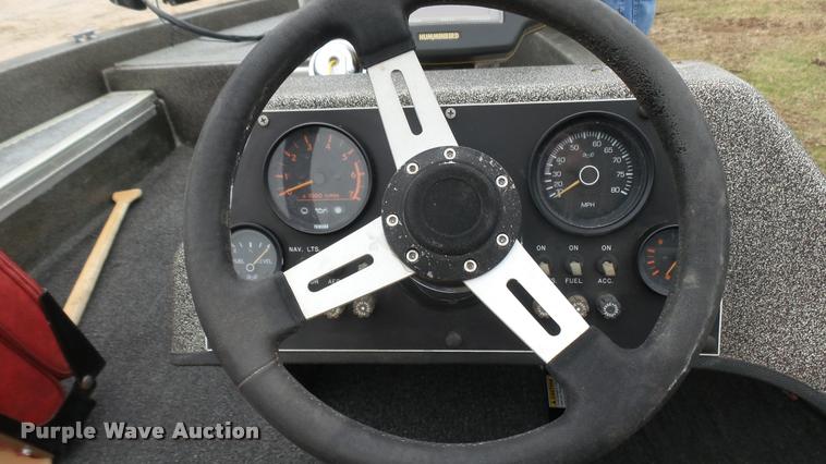 image for item DM9055 1986 Bumble Bee boat