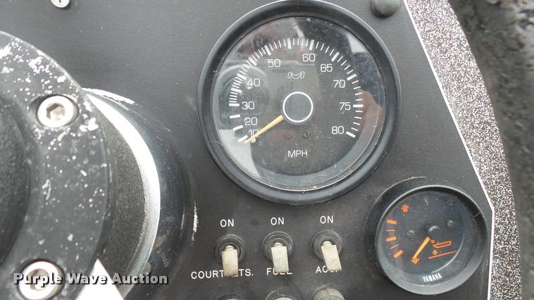 image for item DM9055 1986 Bumble Bee boat