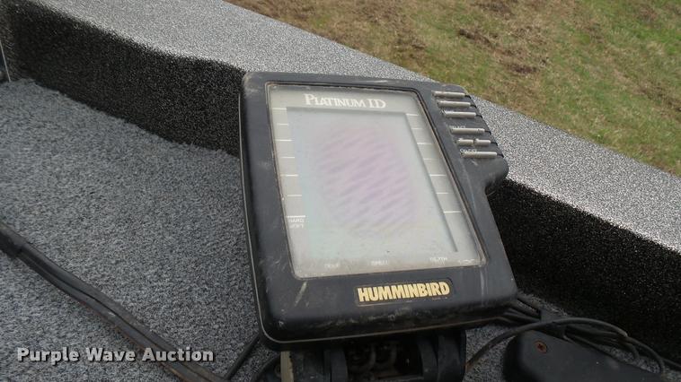 image for item DM9055 1986 Bumble Bee boat