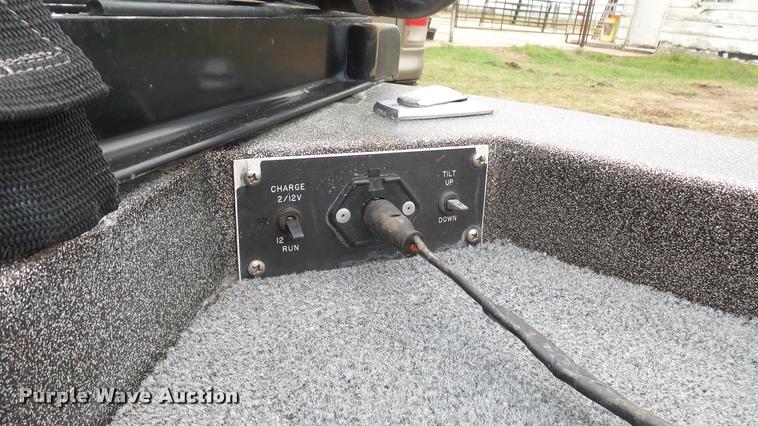 image for item DM9055 1986 Bumble Bee boat