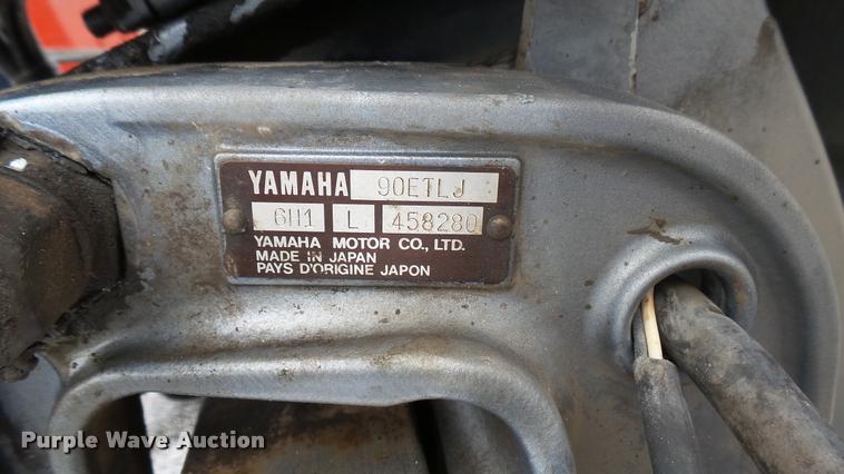 image for item DM9055 1986 Bumble Bee boat