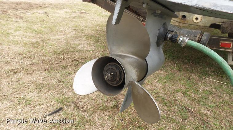 image for item DM9055 1986 Bumble Bee boat