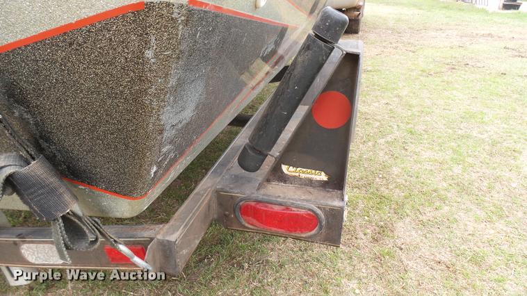 image for item DM9055 1986 Bumble Bee boat