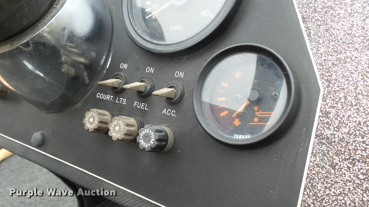 image for item DM9055 1986 Bumble Bee boat