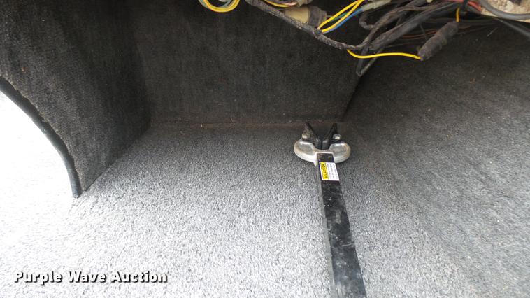 image for item DM9055 1986 Bumble Bee boat