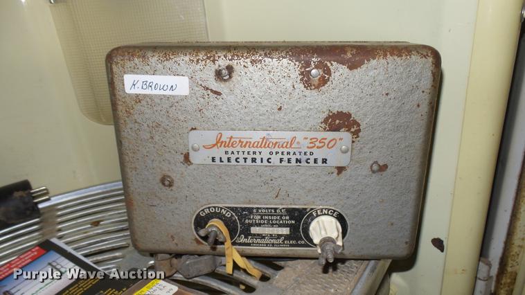 image for item DM9126 (12) electric fencers