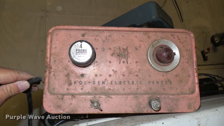 image for item DM9126 (12) electric fencers