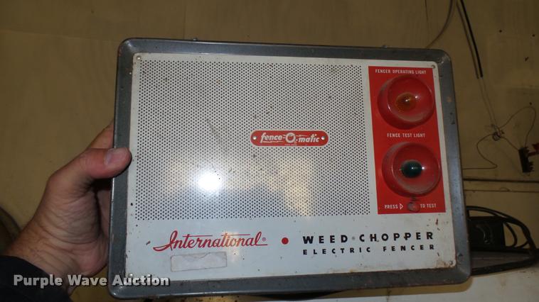 image for item DM9126 (12) electric fencers