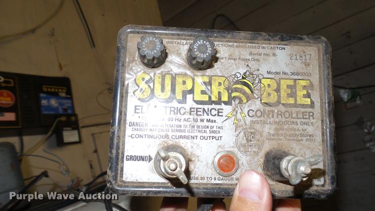 image for item DM9126 (12) electric fencers