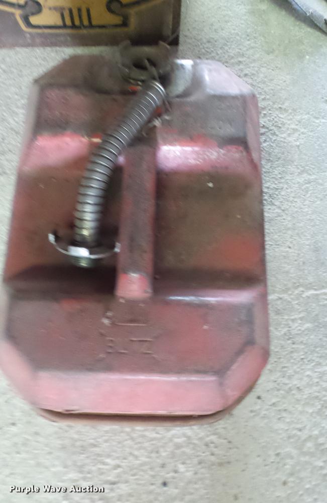 image for item DM9127 Lawn and garden supplies