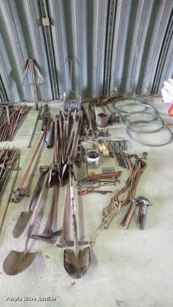 image for item DM9140 Fencing tools and supplies