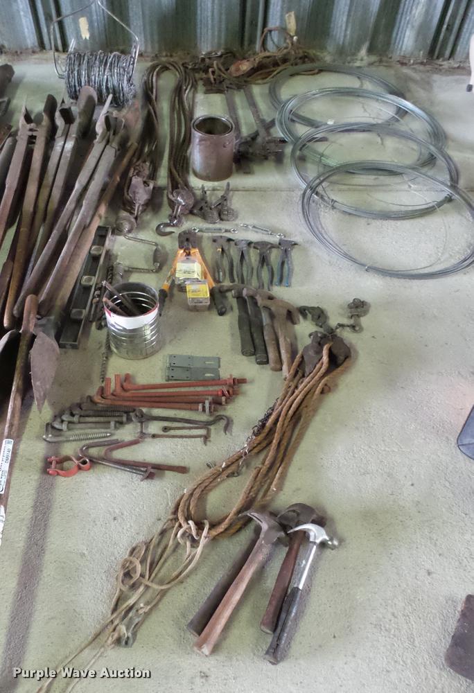 image for item DM9140 Fencing tools and supplies