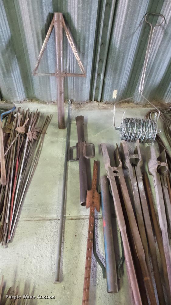 image for item DM9140 Fencing tools and supplies