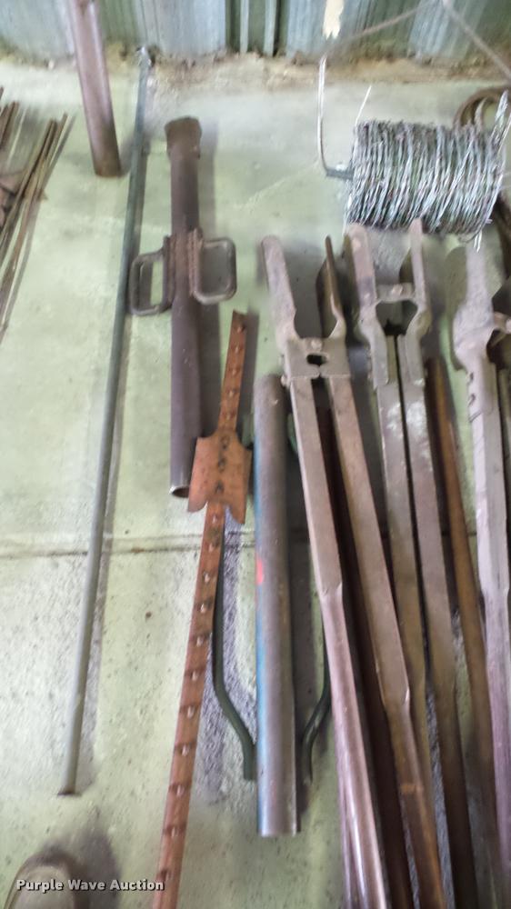 image for item DM9140 Fencing tools and supplies