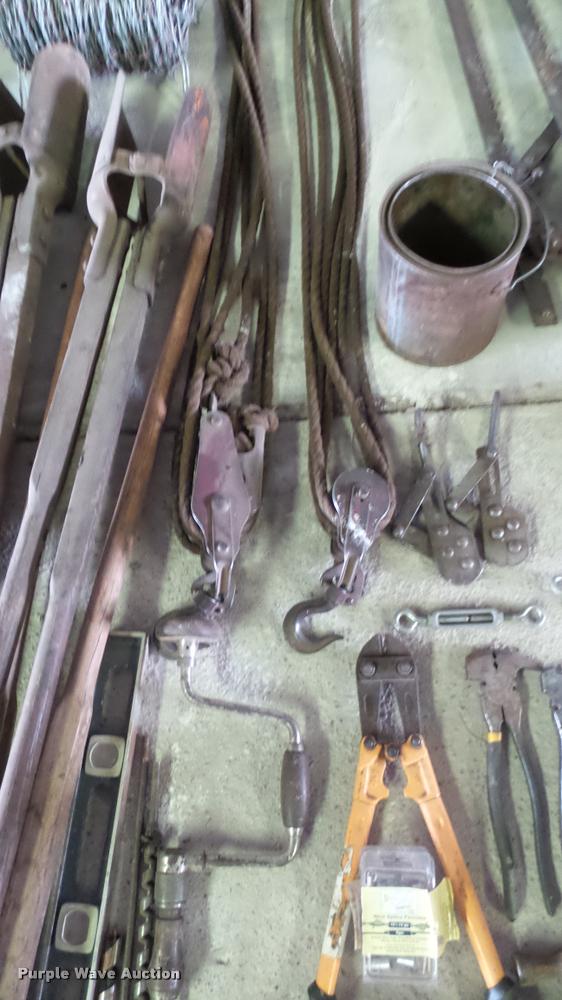 image for item DM9140 Fencing tools and supplies