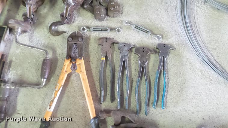 image for item DM9140 Fencing tools and supplies