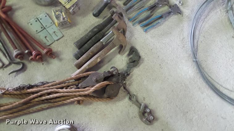 image for item DM9140 Fencing tools and supplies