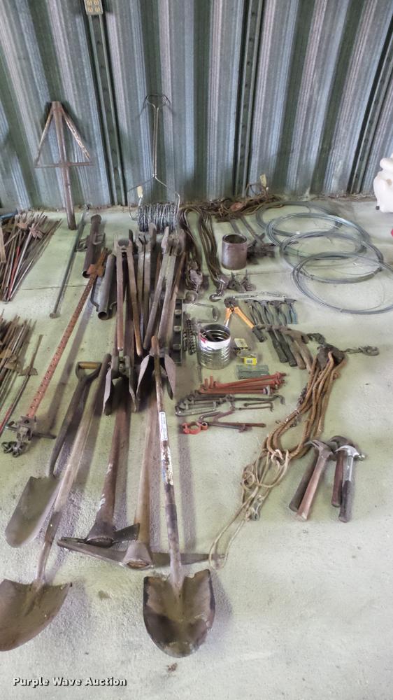 image for item DM9140 Fencing tools and supplies