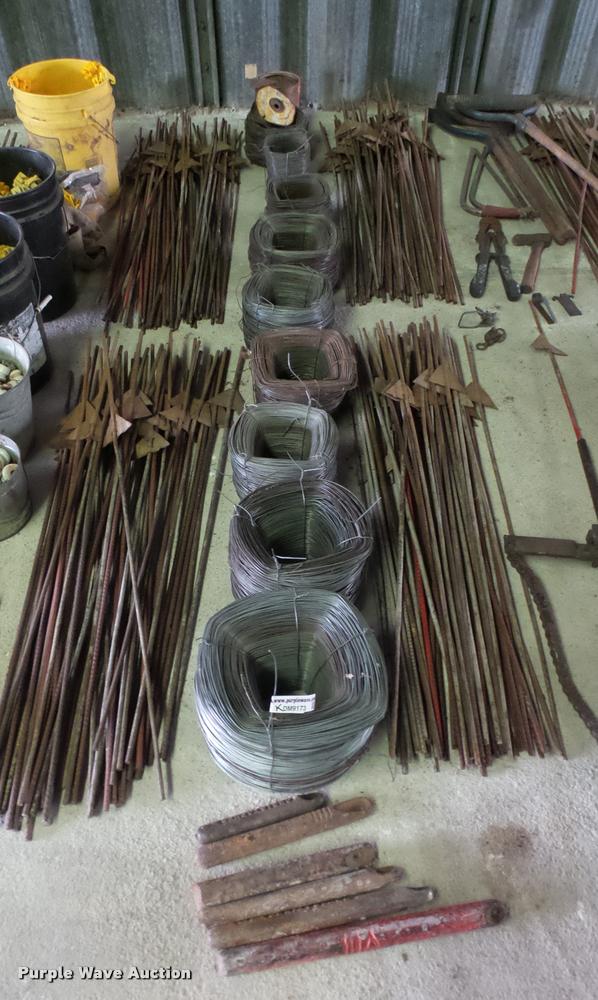 image for item DM9173 Electric fence supplies