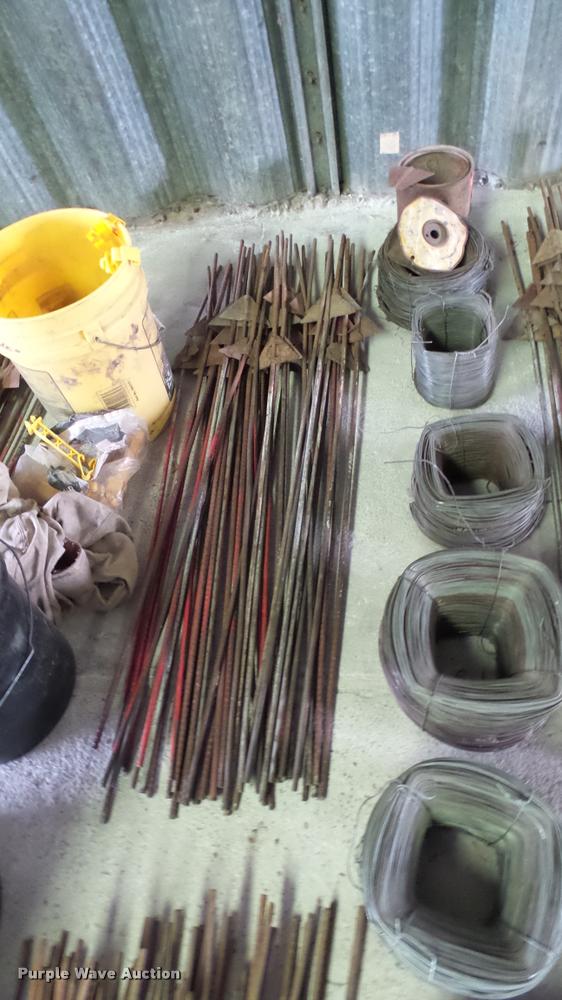 image for item DM9173 Electric fence supplies