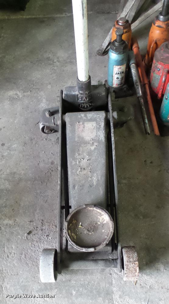 image for item DM9209 (24) jacks