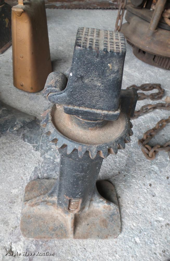 image for item DM9214 Mid-century tools