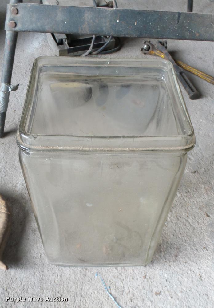 image for item DM9214 Mid-century tools