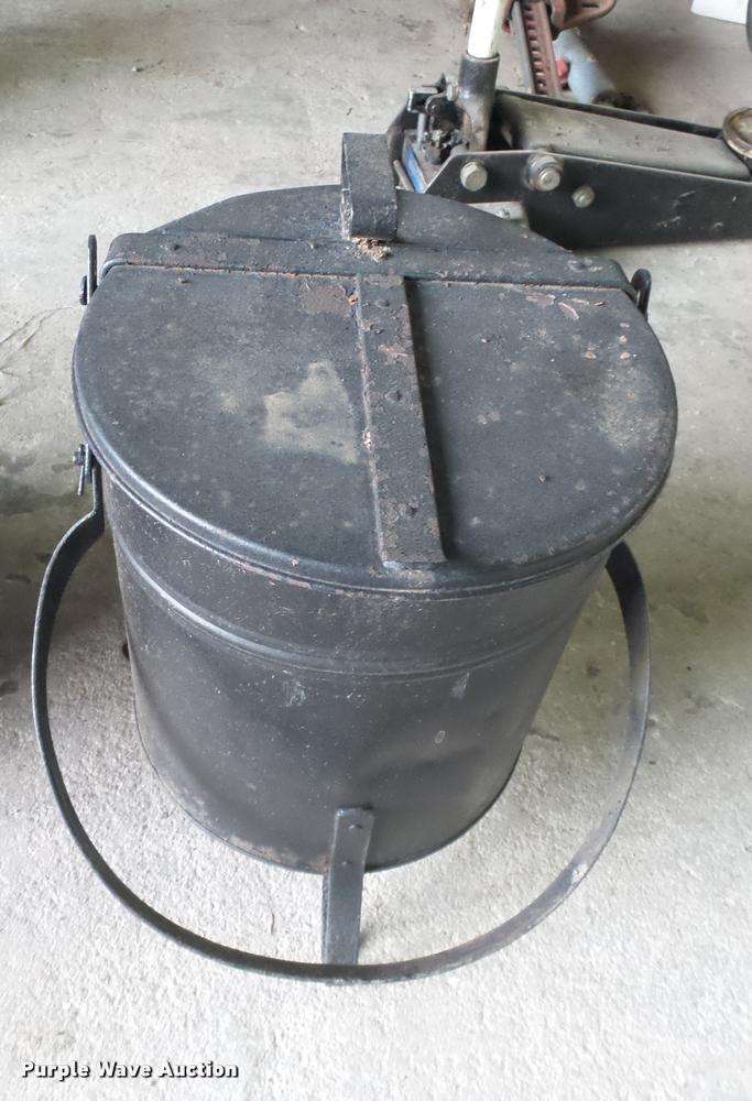 image for item DM9214 Mid-century tools