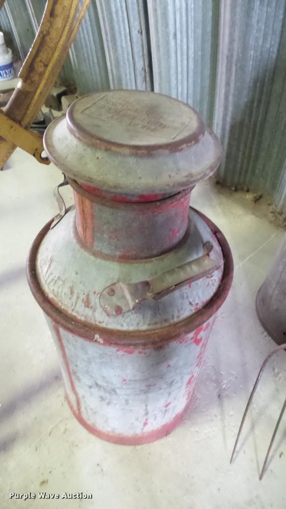 image for item DM9214 Mid-century tools