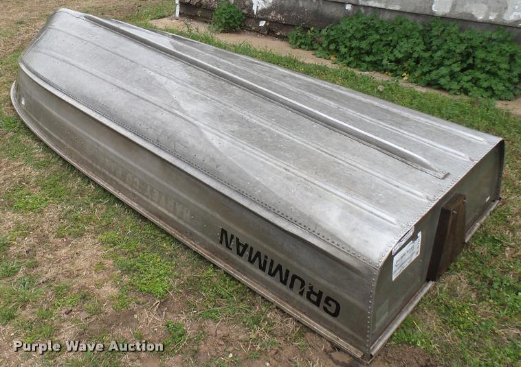 image for item DM9246 1993 Grumman V1256 V-bottom boat