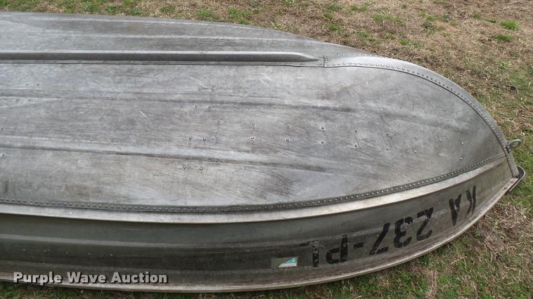 image for item DM9246 1993 Grumman V1256 V-bottom boat