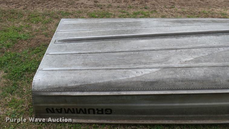 image for item DM9246 1993 Grumman V1256 V-bottom boat