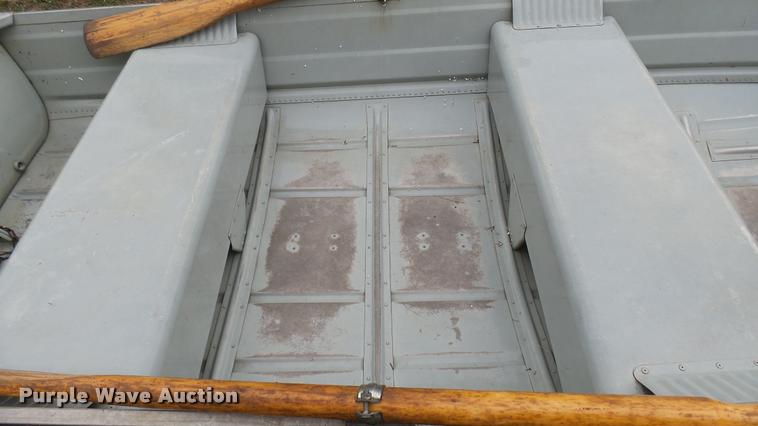 image for item DM9246 1993 Grumman V1256 V-bottom boat