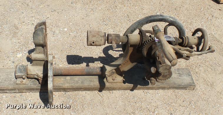 image for item DS9056 Drill press