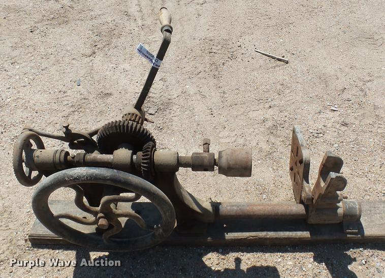 image for item DS9056 Drill press