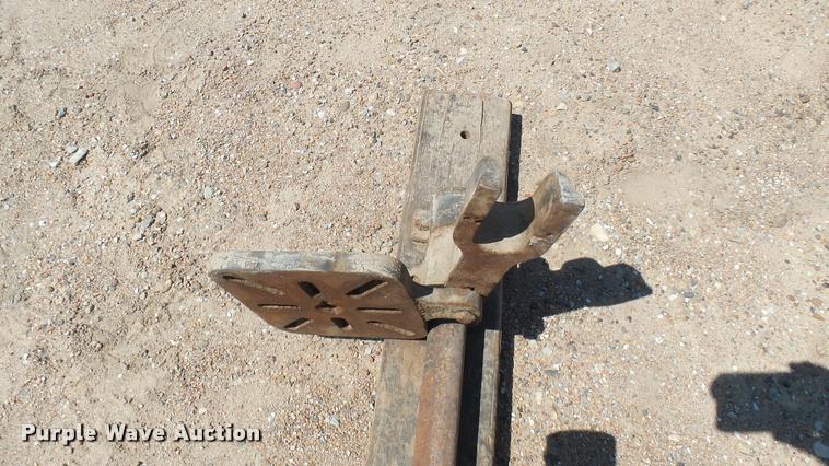 image for item DS9056 Drill press