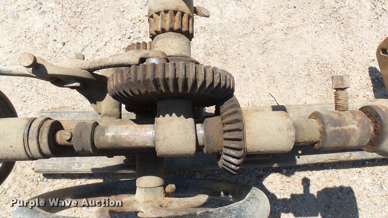 image for item DS9056 Drill press