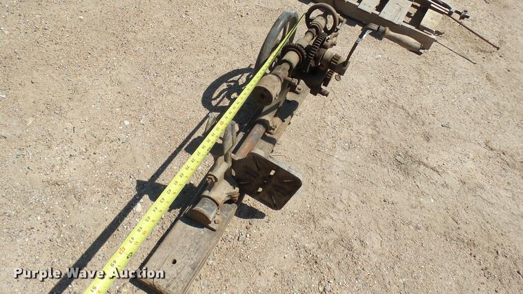 image for item DS9056 Drill press