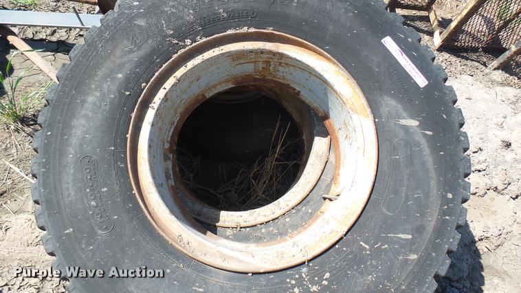 image for item DS9058 (5) 10.00R20 tires and wheels