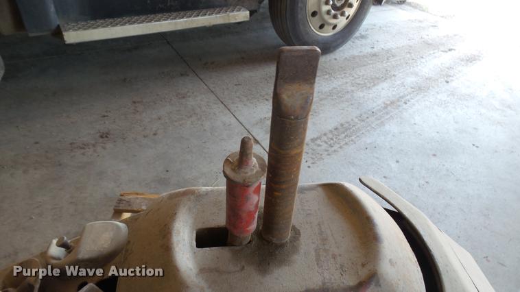 image for item DS9067 Coats 10-10 tire machine