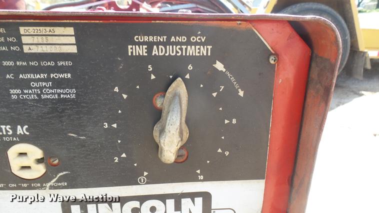 image for item DS9069 Lincoln 225 welder
