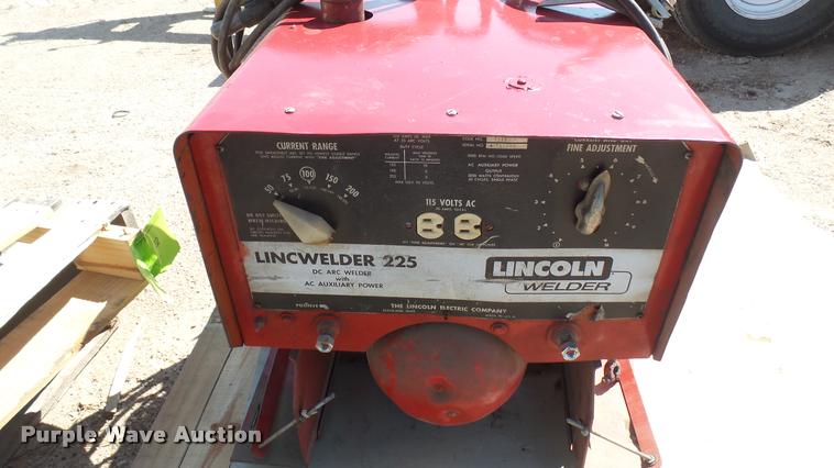 image for item DS9069 Lincoln 225 welder